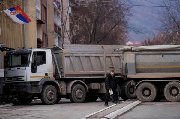 科索沃与塞尔维亚的主要边境通道关闭，紧张局势加剧