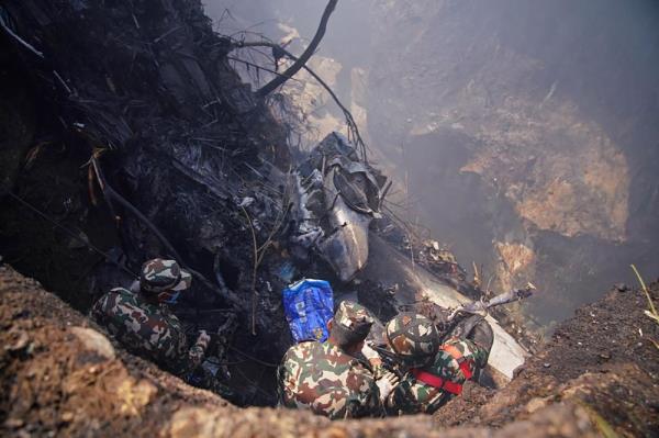 至少40人在尼泊尔近五年来最严重的空难中丧生